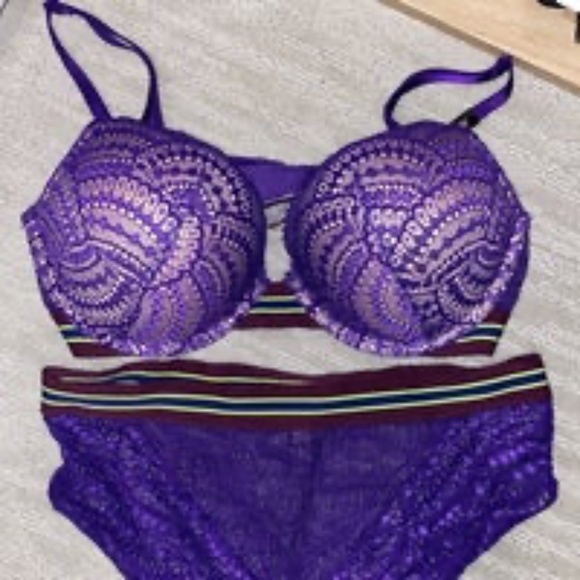 Victoria Secret Lingerie Set - Picture 1 of 4